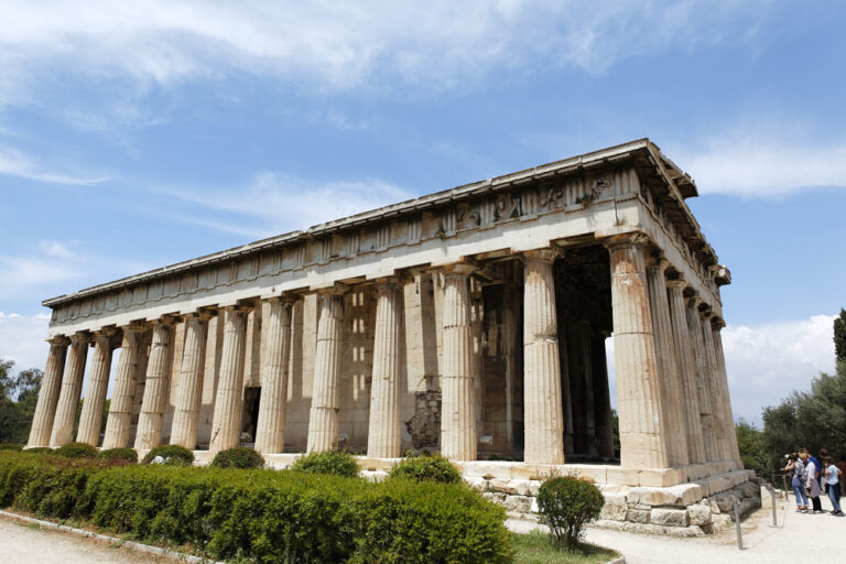 Zrównoważony Rozwój Turystyki w Grecji: Wyzwania i Perspektywy
