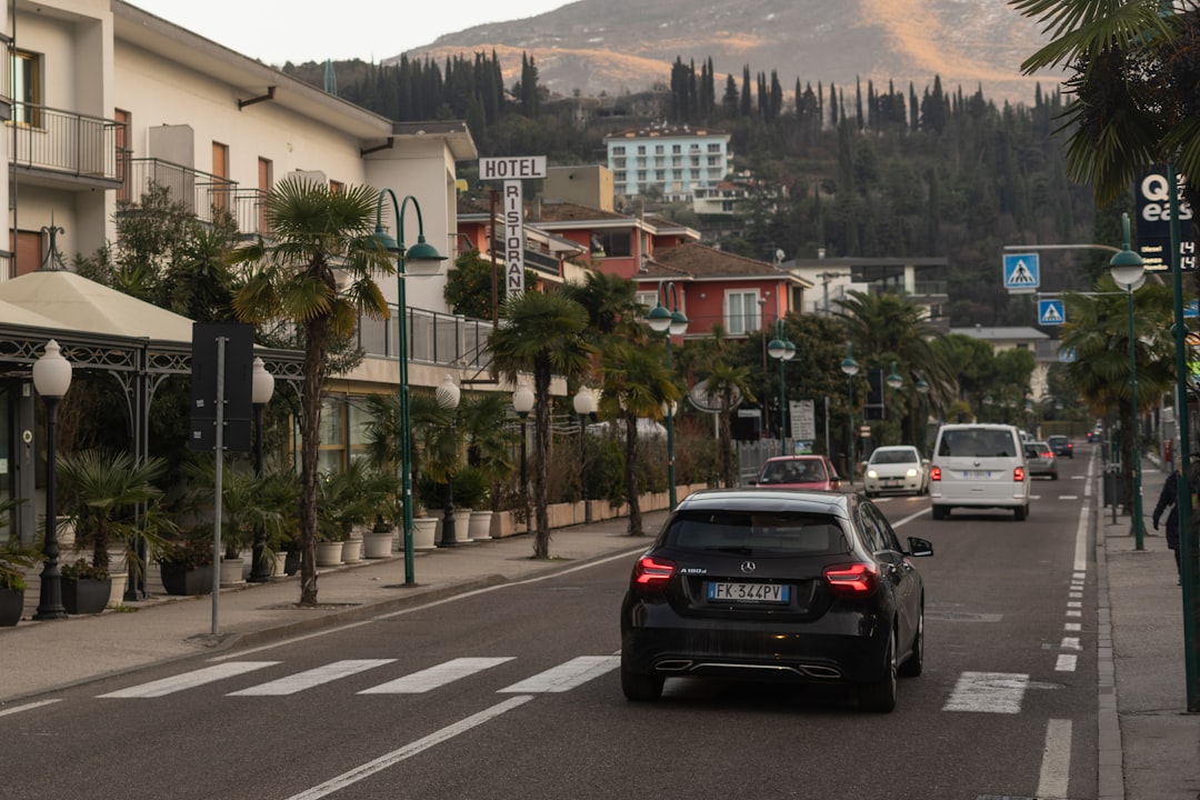 Wypożyczenie samochodu w Grecji - na co zwrócić uwagę i czego unikać